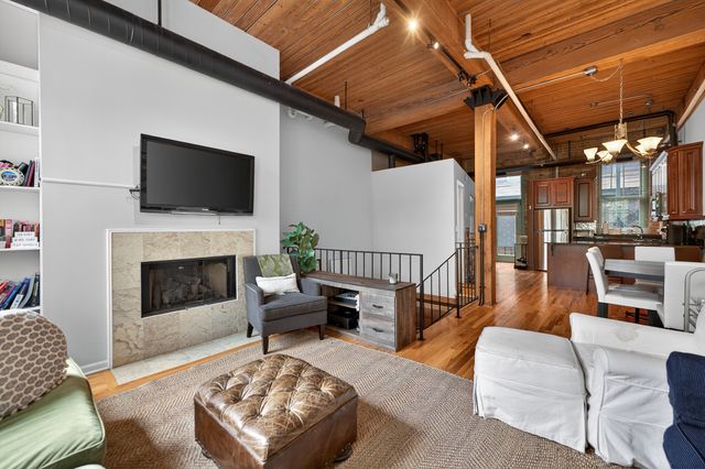 1701 N Damen Avenue 105, Chicago, IL 60647