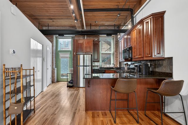 1701 N Damen Avenue 105, Chicago, IL 60647