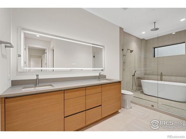 205 E 6th Street 300, Loveland, CO 80537