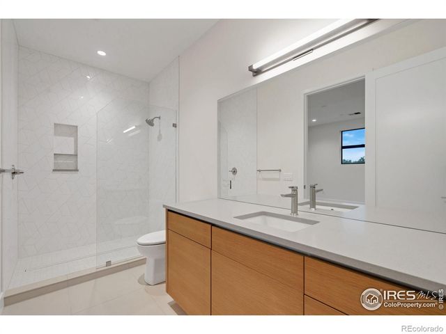 205 E 6th Street 300, Loveland, CO 80537