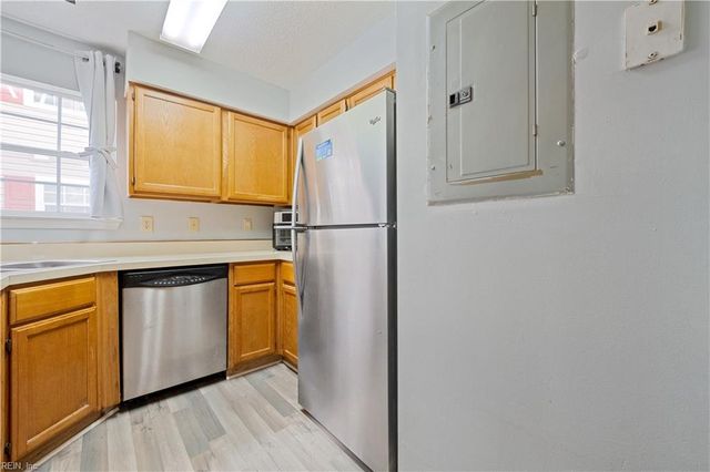 12811 Daybreak CIR, Newport News, VA 23608