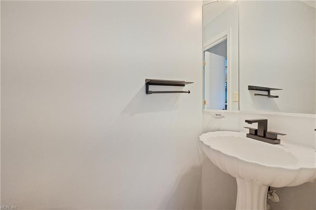 12811 Daybreak CIR, Newport News, VA 23608