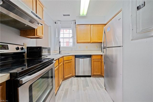 12811 Daybreak CIR, Newport News, VA 23608