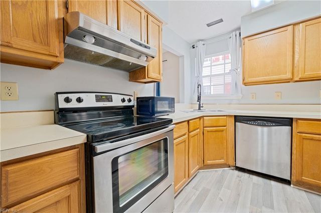 12811 Daybreak CIR, Newport News, VA 23608
