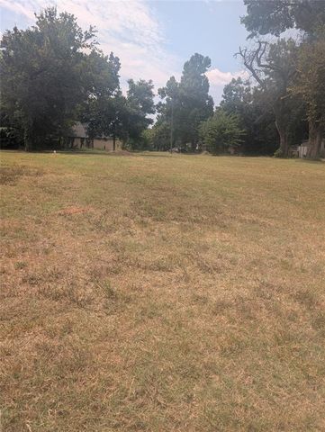 923 W Logan Avenue, Guthrie, OK 73044