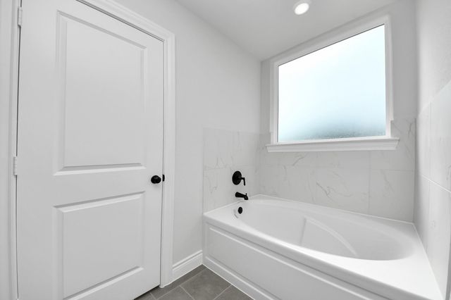 11845 Whirlaway Drive, Willis, TX 77318