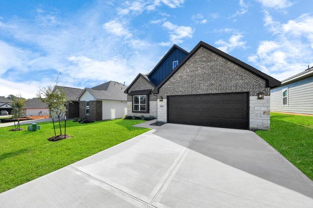 11845 Whirlaway Drive, Willis, TX 77318