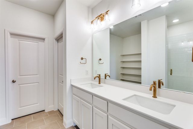 533 Hillcrest Circle, Justin, TX 76247