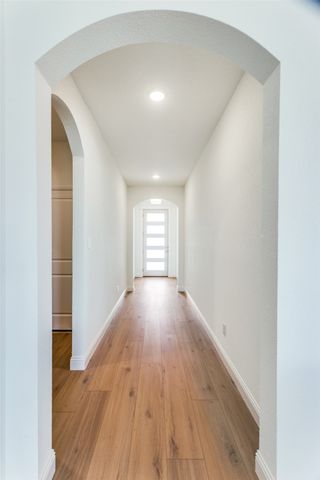 533 Hillcrest Circle, Justin, TX 76247