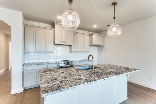 533 Hillcrest Circle, Justin, TX 76247