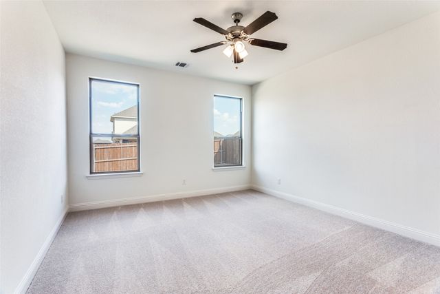533 Hillcrest Circle, Justin, TX 76247