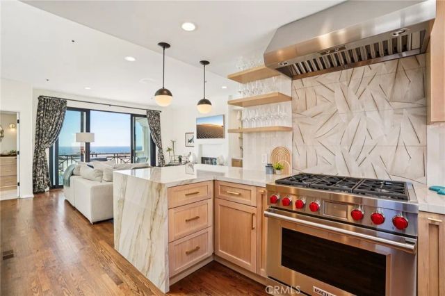 710 Manhattan Beach Boulevard, Manhattan Beach, CA 90266