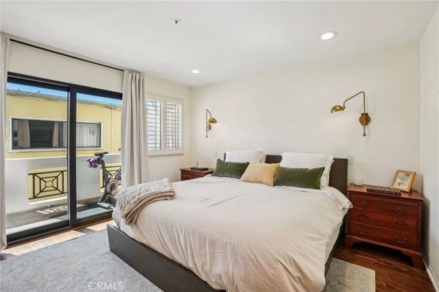 710 Manhattan Beach Boulevard, Manhattan Beach, CA 90266