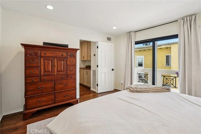 710 Manhattan Beach Boulevard, Manhattan Beach, CA 90266