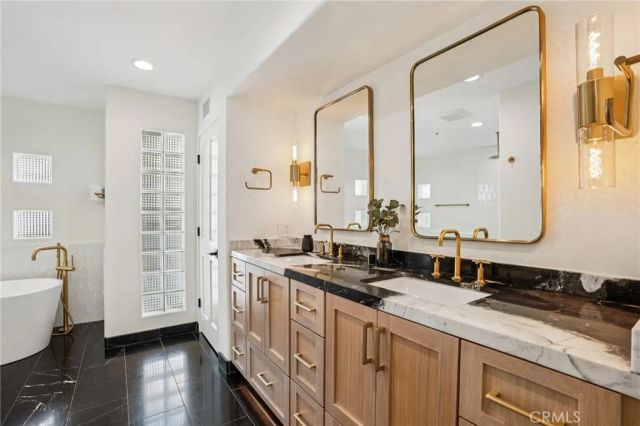 710 Manhattan Beach Boulevard, Manhattan Beach, CA 90266