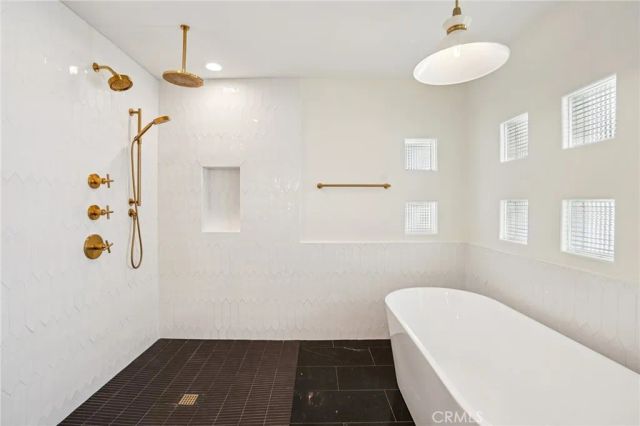 710 Manhattan Beach Boulevard, Manhattan Beach, CA 90266