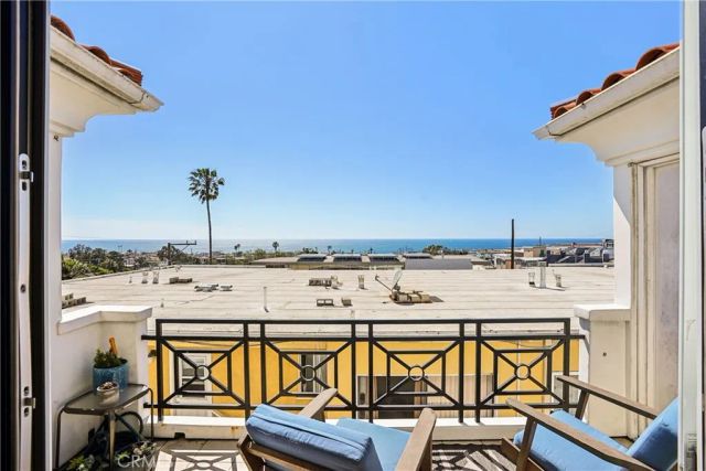 710 Manhattan Beach Boulevard, Manhattan Beach, CA 90266