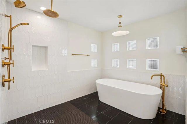 710 Manhattan Beach Boulevard, Manhattan Beach, CA 90266