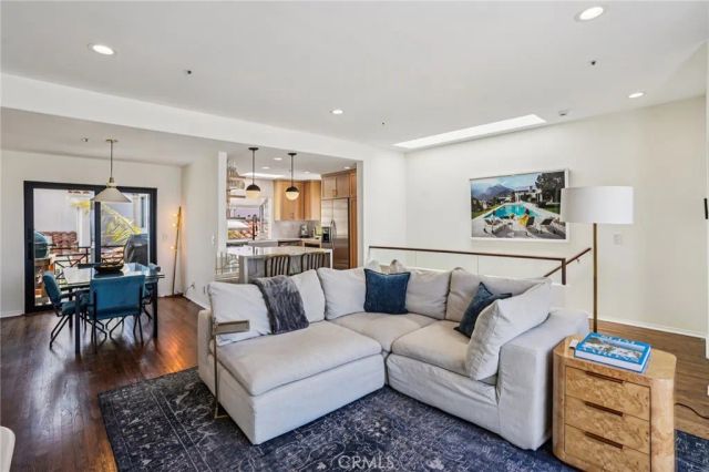 710 Manhattan Beach Boulevard, Manhattan Beach, CA 90266