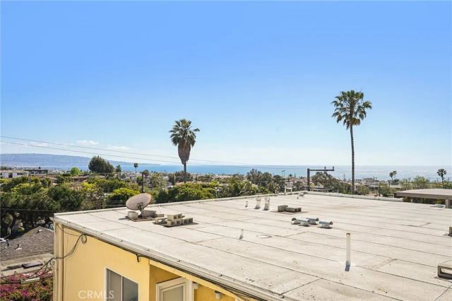 710 Manhattan Beach Boulevard, Manhattan Beach, CA 90266