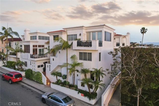 710 Manhattan Beach Boulevard, Manhattan Beach, CA 90266