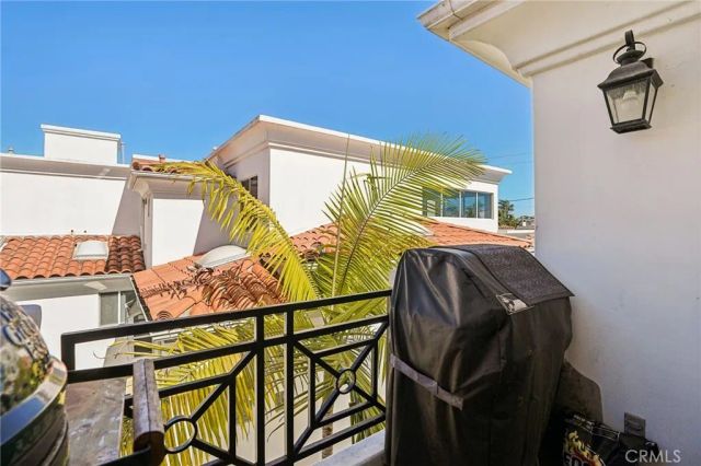 710 Manhattan Beach Boulevard, Manhattan Beach, CA 90266