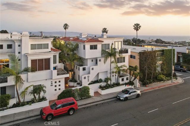 710 Manhattan Beach Boulevard, Manhattan Beach, CA 90266