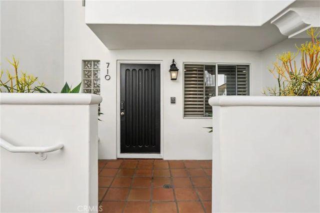 710 Manhattan Beach Boulevard, Manhattan Beach, CA 90266
