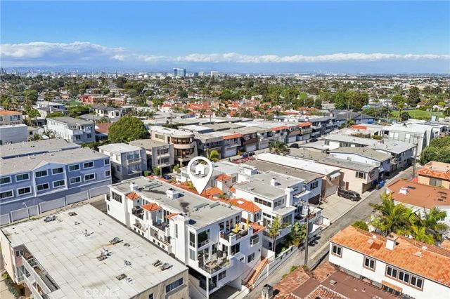 710 Manhattan Beach Boulevard, Manhattan Beach, CA 90266