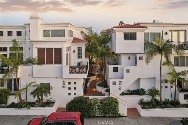 710 Manhattan Beach Boulevard, Manhattan Beach, CA 90266