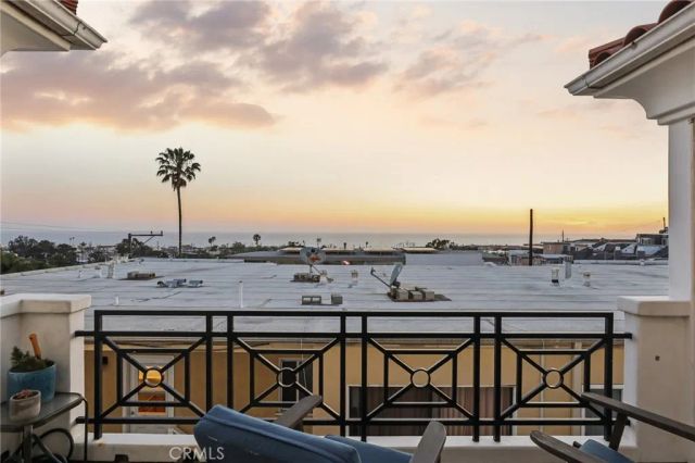 710 Manhattan Beach Boulevard, Manhattan Beach, CA 90266