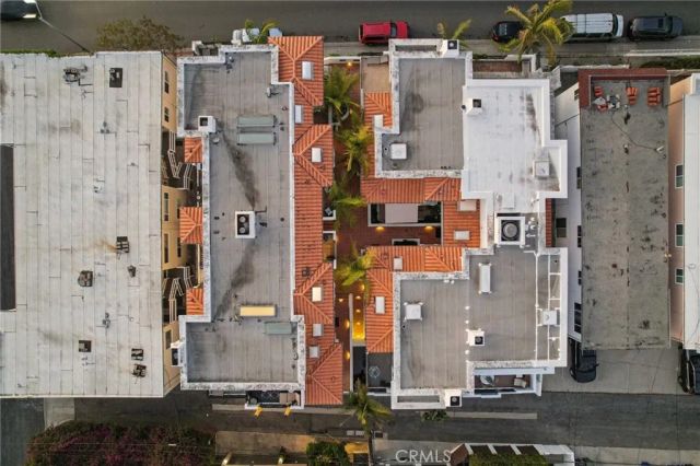 710 Manhattan Beach Boulevard, Manhattan Beach, CA 90266