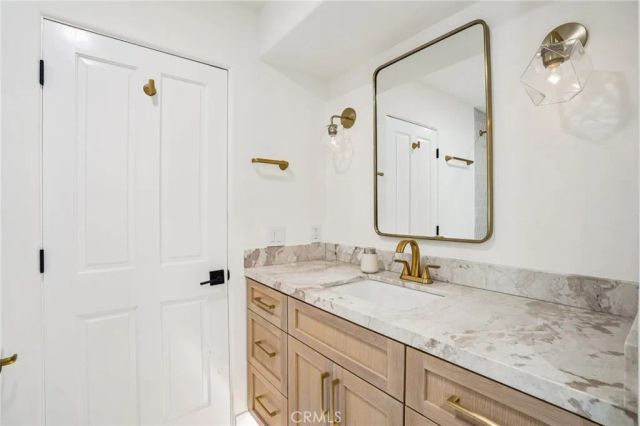 710 Manhattan Beach Boulevard, Manhattan Beach, CA 90266