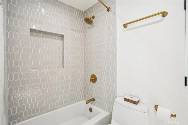 710 Manhattan Beach Boulevard, Manhattan Beach, CA 90266