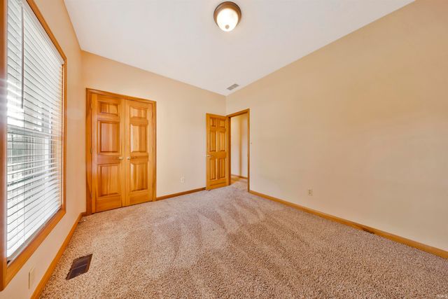 3104 Roselawn Drive, Evansville, IN 47711