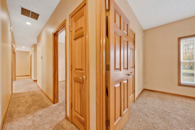 3104 Roselawn Drive, Evansville, IN 47711