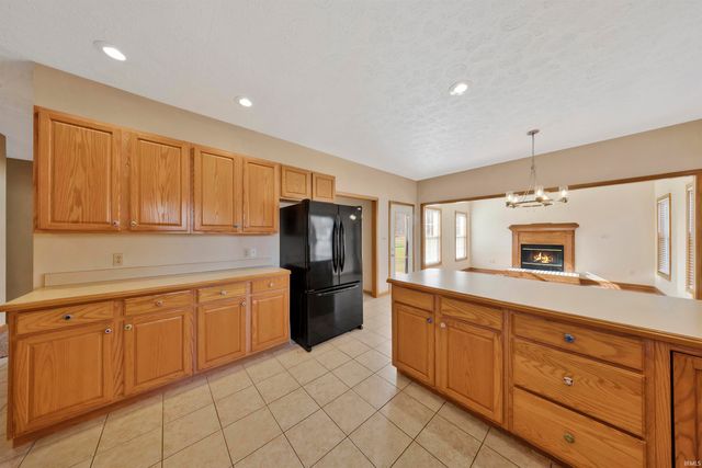 3104 Roselawn Drive, Evansville, IN 47711