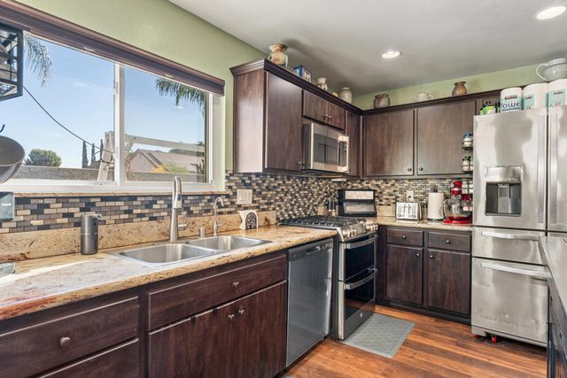 1003 N Driftwood Avenue, Rialto, CA 92376