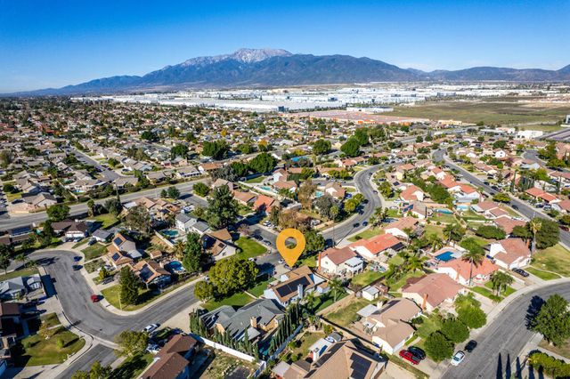 1003 N Driftwood Avenue, Rialto, CA 92376