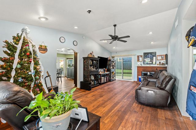 1003 N Driftwood Avenue, Rialto, CA 92376