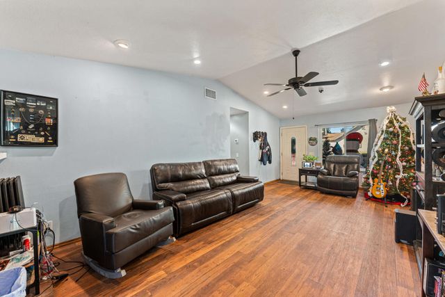 1003 N Driftwood Avenue, Rialto, CA 92376