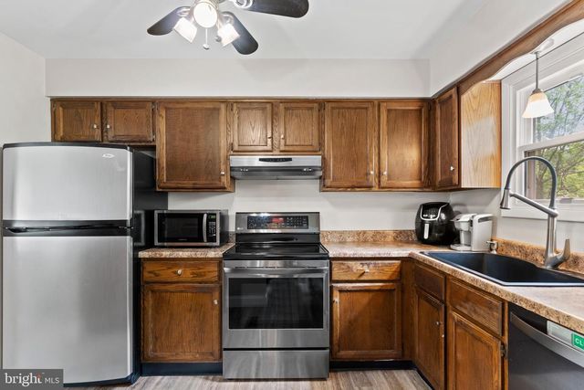120 BLACK WALNUT DR, Etters, PA 17319