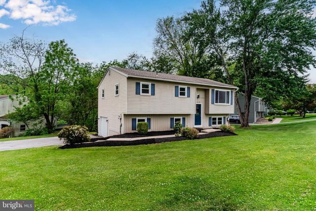 120 BLACK WALNUT DR, Etters, PA 17319