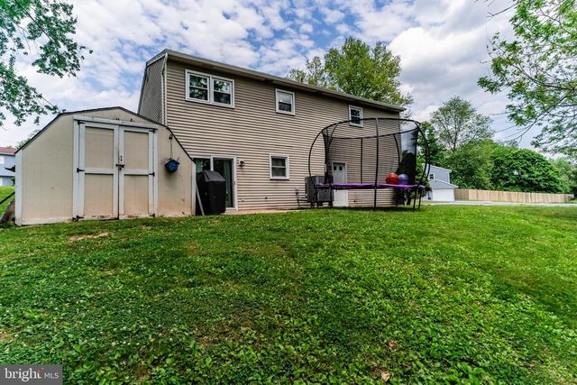 120 BLACK WALNUT DR, Etters, PA 17319
