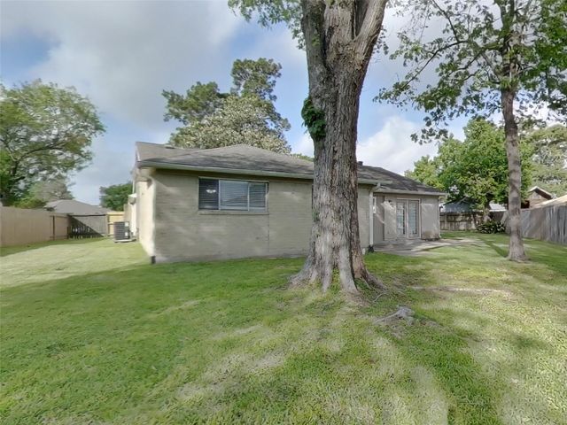 12819 Enchanted Path Drive, Houston, TX 77044