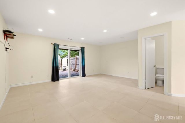 116 Redbud Road, Piscataway, NJ 08854