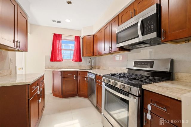116 Redbud Road, Piscataway, NJ 08854