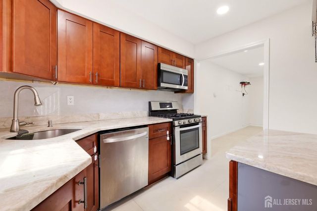 116 Redbud Road, Piscataway, NJ 08854