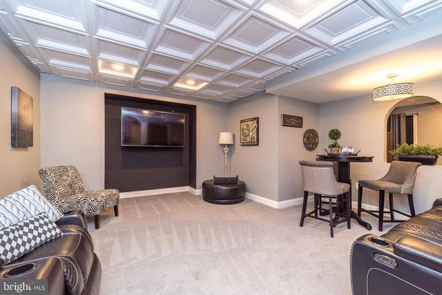 2209 DENBEIGH DR, Jamison, PA 18929