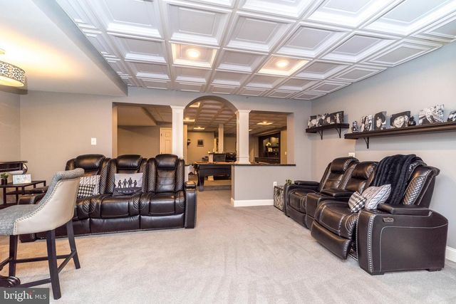 2209 DENBEIGH DR, Jamison, PA 18929